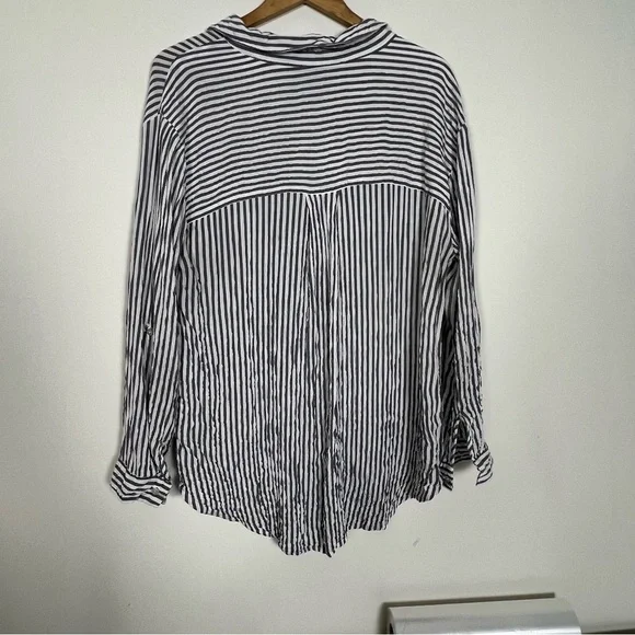 Jane and Delaney Large Elegant gray and White Striped Button Down Shirt - Picture 2 of 7
